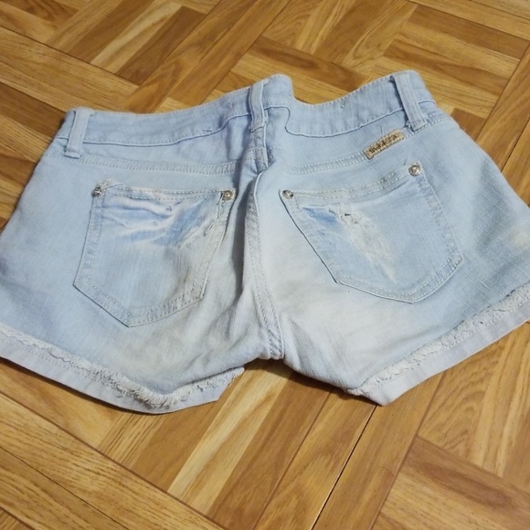Shorts - Picture 2 of 3
